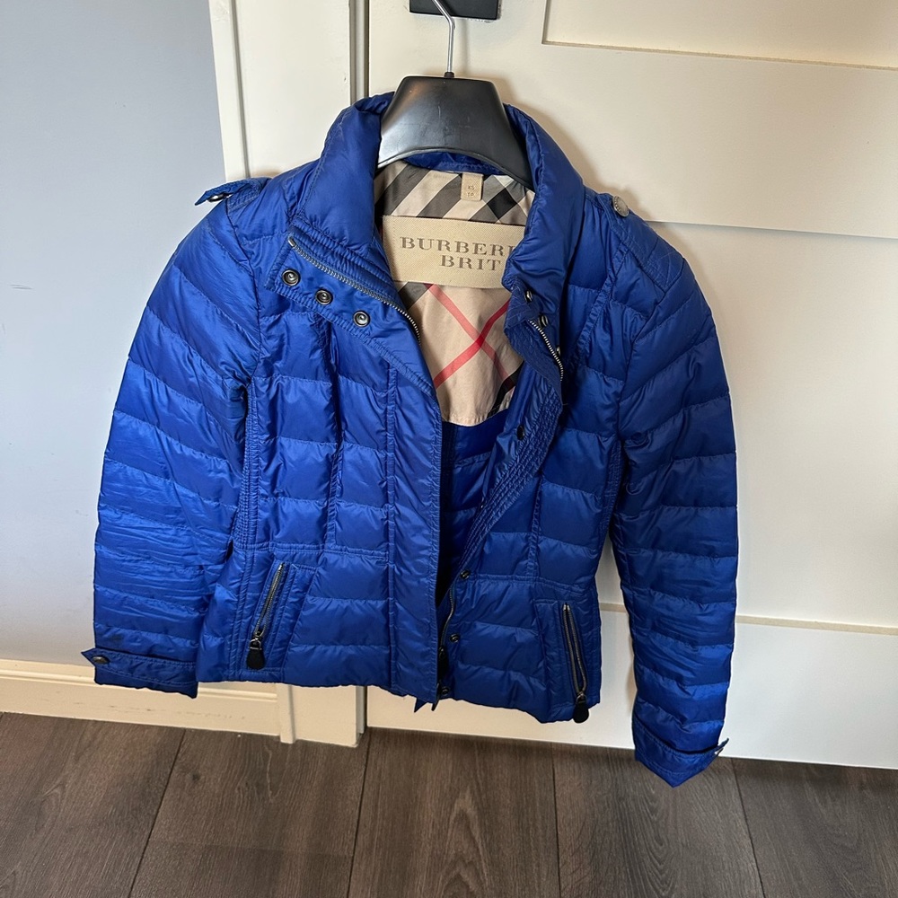 Burberry zip-up light jacket in size XS